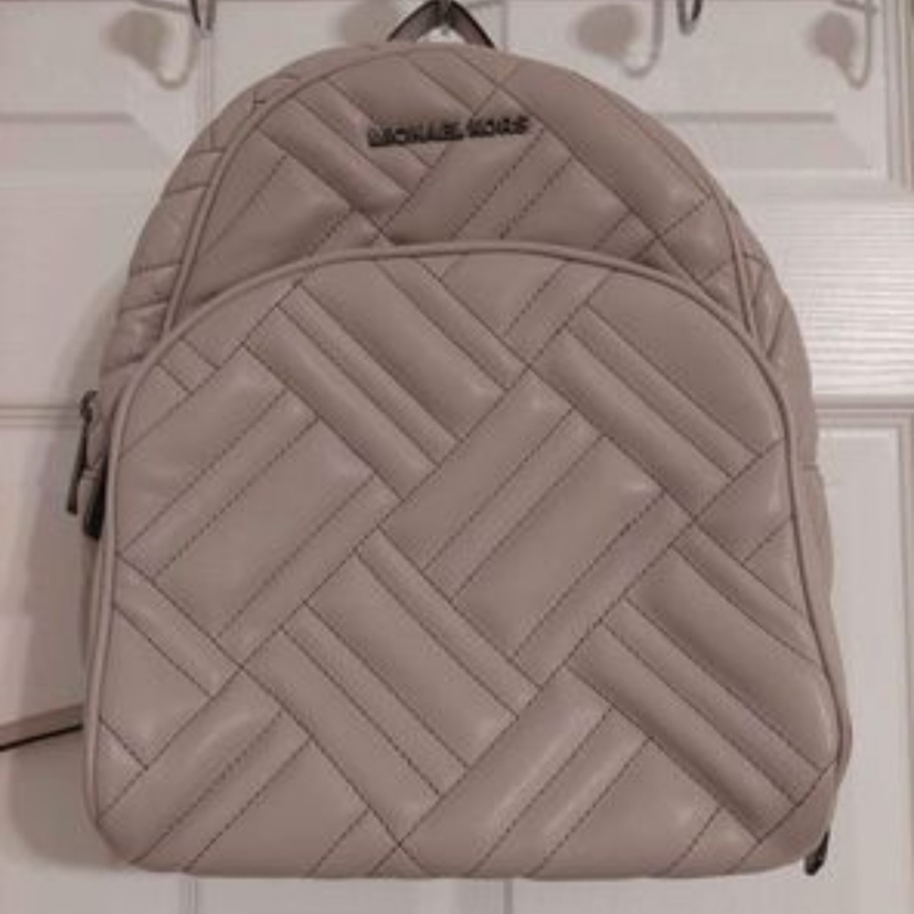 Michael Kors backpack - Picture 4 of 4